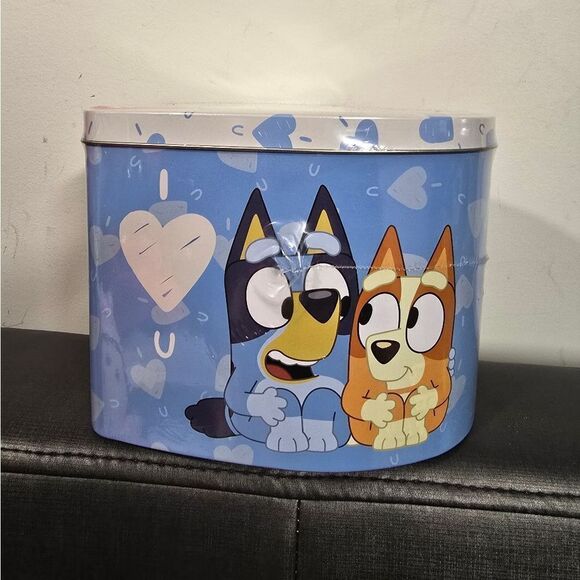 New Sealed Valentine's Day Licensed Bluey & Bingo Tin Mailbox, 6"×7"×6" - Picture 4 of 7